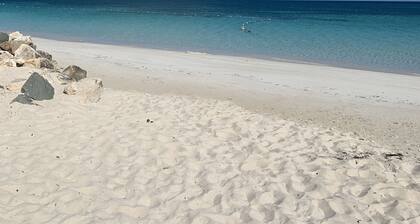 Villa Belvedere, 5 minutes walk to the beach, private pool and seaview