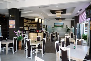 Free daily buffet breakfast - Hotel Bella Vista (Sarandë)