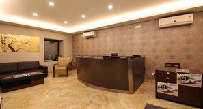 Standard Double or Twin Room | Living area