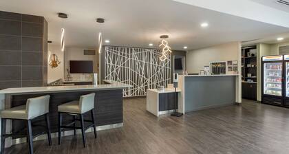 Best Western Plus Executive Residency Antioch Inn