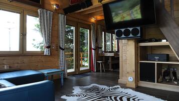 Smart-TV, Kamin, DVD-Player, Stereoanlage