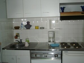 Réfrigérateur, micro-ondes, lave-vaisselle