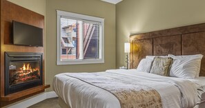 2 bedrooms, iron/ironing board, travel cot, WiFi