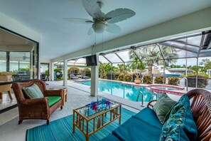 A heated pool - Villa 27 Wide Water Views, Hot Tub, Heated pool! 62 reviews. (Cape Coral)