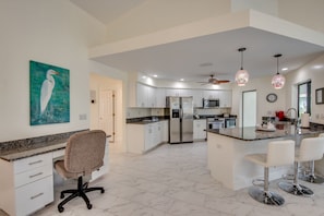Fridge, microwave, oven, stovetop - Wide Water Views, Hot Tub, Heated pool! 75 reviews.Villa 27 (Cape Coral)