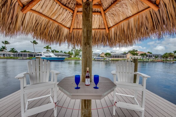 Terrace/patio - Villa 27 Wide Water Views, Hot Tub, Heated pool! 62 reviews. (Cape Coral)