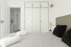 1 chambre, fer et planche à repasser, Wi-Fi gratuit, draps fournis