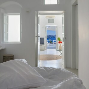 2 bedrooms, in-room safe, iron/ironing board, free WiFi