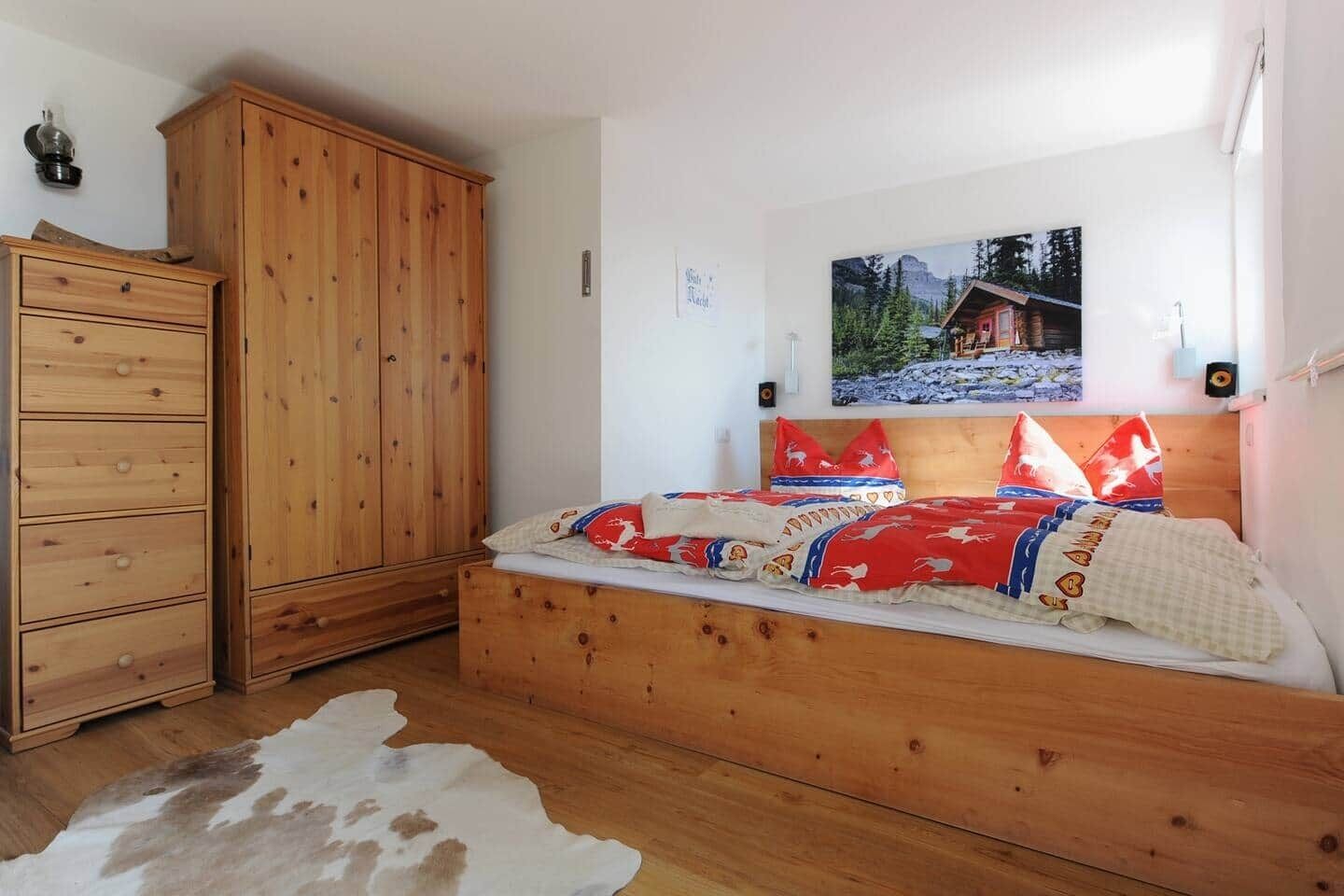 4 bedrooms, in-room safe, iron/ironing board, free WiFi