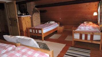4 Schlafzimmer, Zimmersafe, Bügeleisen/Bügelbrett, kostenloses WLAN