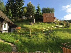 Property grounds - Firefly and romantic hut, nature and wellness (Ratten)