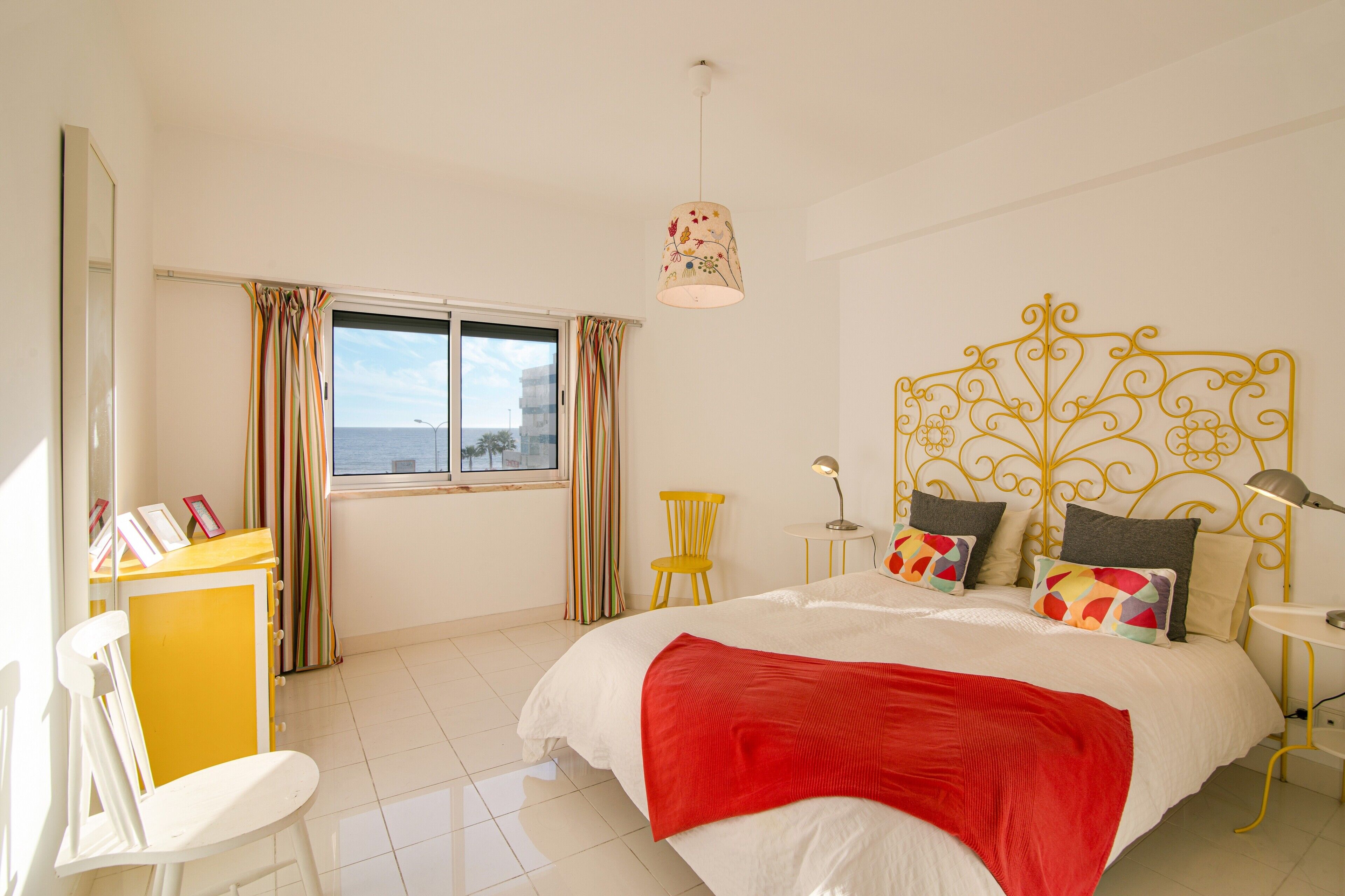 1 habitación, tabla de planchar con plancha, wifi gratis y ropa de cama 