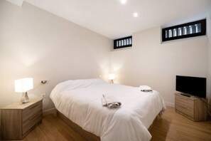 2 habitaciones, tabla de planchar con plancha y wifi gratis 