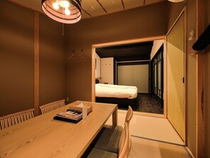 Private Vacation Home, Non Smoking | 1 bedroom, down comforters, desk, free WiFi - Connect inn Gionmiyagawacho (Kyoto)