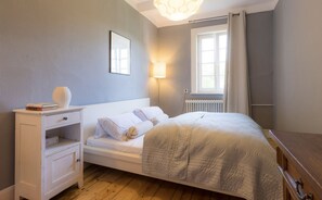 5 Schlafzimmer, Bügeleisen/Bügelbrett, kostenloses WLAN, Bettwäsche