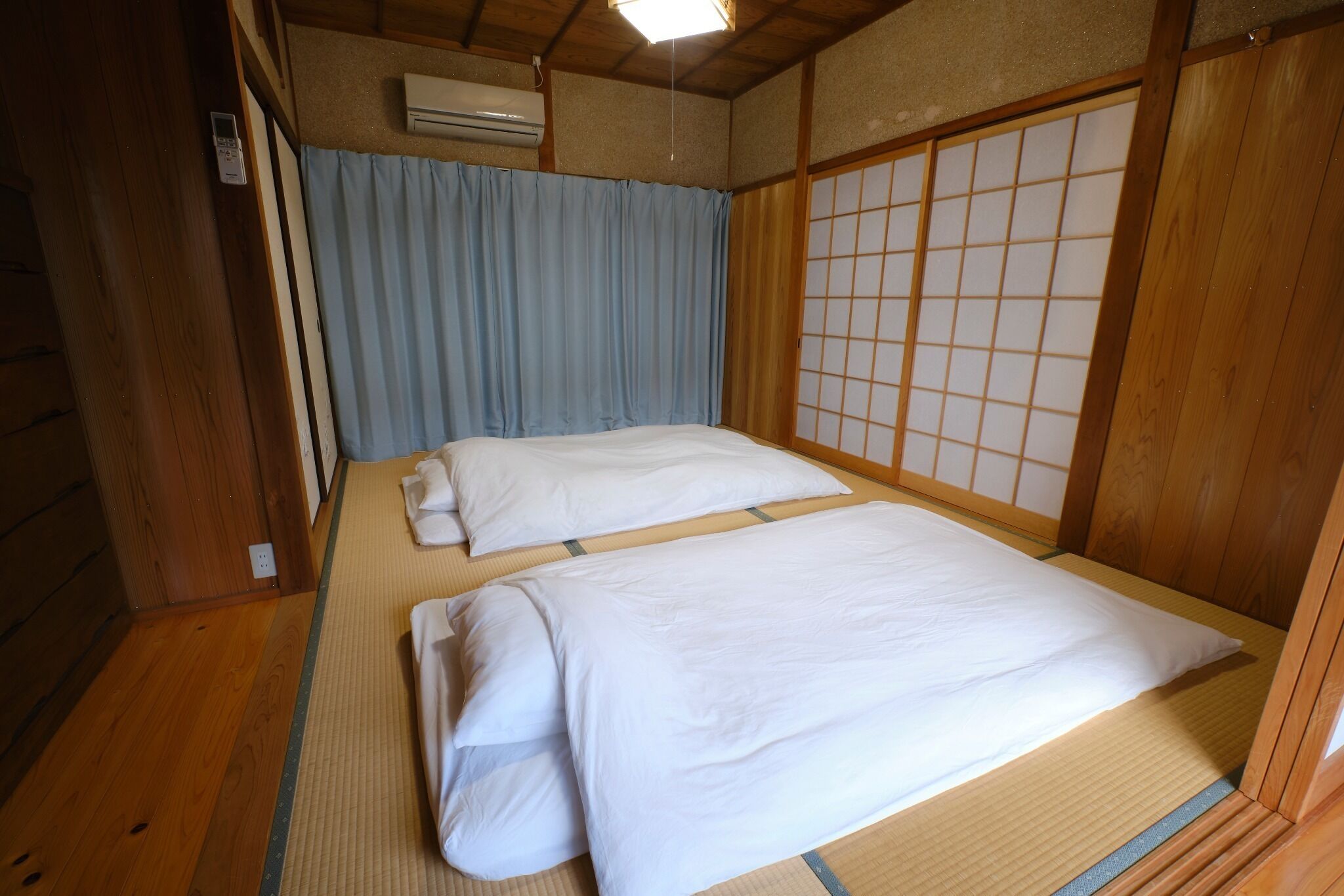 2 bedrooms, desk, free WiFi, bed sheets