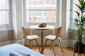 Dining - Cool Covent Garden Studio - Netflix & Nespresso (London)