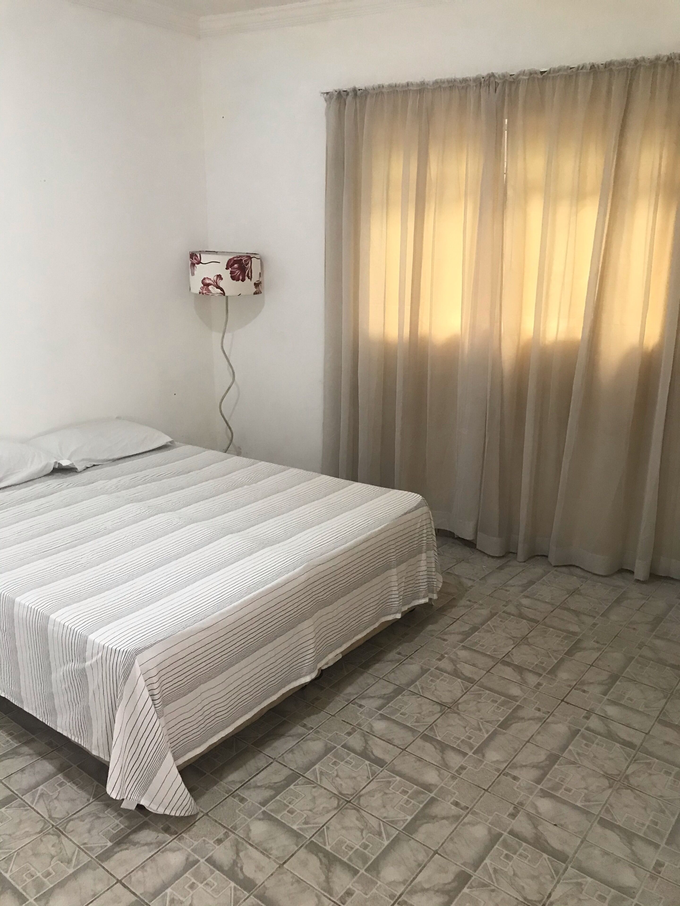 4 bedrooms, iron/ironing board, free WiFi