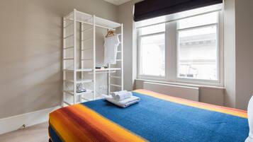 1 bedroom, iron/ironing board, internet, bed sheets