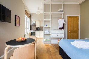 1 bedroom, iron/ironing board, Internet, bed sheets