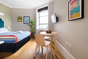 1 bedroom, iron/ironing board, internet, bed sheets