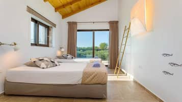 3 Schlafzimmer, Zimmersafe, Bügeleisen/Bügelbrett, Reisekinderbett