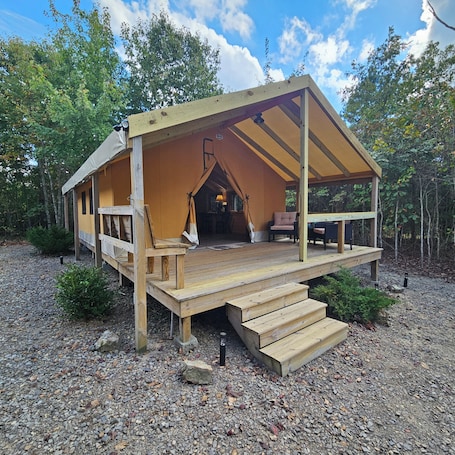 Terrace/patio. Ozarks Adventure Lodging, Glamping
