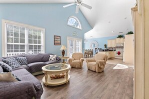 Smart TV - Spacious Surfside Beach Home Minutes from the Ocean. Pet-Friendly! (Murrells Inlet)
