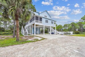 Exterior - A BLUE HORIZON, A perfect getaway anytime of the year! (St. George Island)