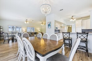 Dining - A BLUE HORIZON, A perfect getaway anytime of the year! (St. George Island)