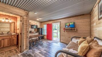 Télévision, cheminée, lecteur de DVD