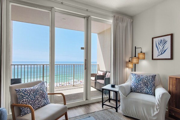 Smart TV, DVD player - Gulf Views-Short Walk 2 Beach-Resort Amenities (Miramar Beach)