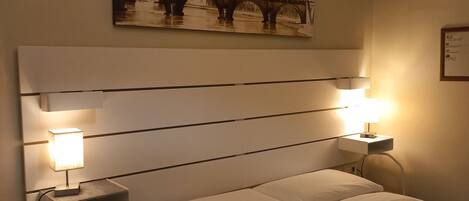 5 Schlafzimmer, Bügeleisen/Bügelbrett, kostenloses WLAN, Bettwäsche