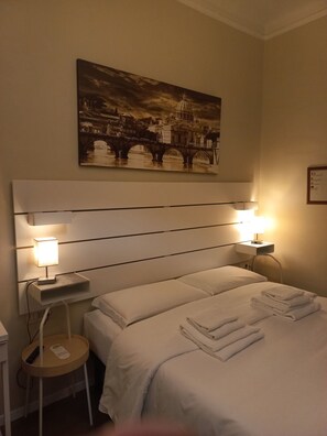 5 chambres, fer et planche à repasser, Wi-Fi gratuit, draps fournis