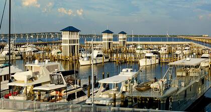 Heart of Old Town Bay St. Louis - Crown Jewel with pool!