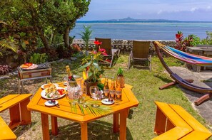 屋外ダイニングエリア