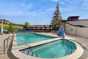 A heated pool - Ski-in/ski-out condo with mtn. & city views, central AC, & shared hot tub (Steamboat Springs)