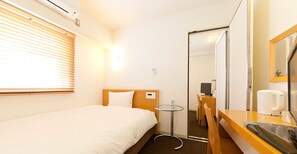 1 bedroom, desk, free WiFi, bed sheets