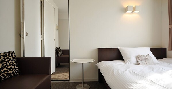 1 bedroom, desk, free WiFi, bed sheets - Connecting Room Smoking Breakfast included Very  / Kochi Kōchi (Kochi)