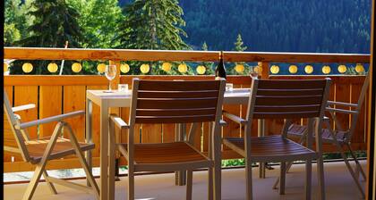 Skicycleoisans 4 * rated accommodation with direct piste access in Oz en Oisans