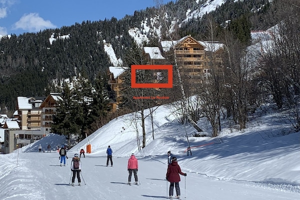 Perfect location on the ski slopes