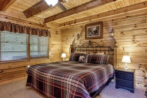 4 bedrooms, iron/ironing board, travel crib, free WiFi