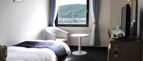 1 chambre, bureau, fer et planche à repasser, Wi-Fi gratuit