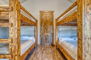 5 bedrooms, WiFi