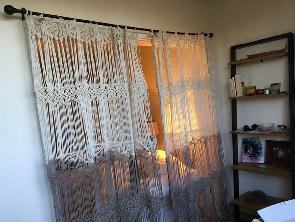 3 chambres, fer et planche à repasser, Wi-Fi, draps fournis