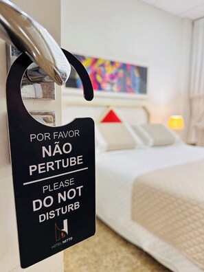 Habitación superior | Minibar, cortinas blackout, wifi gratis y ropa de cama 