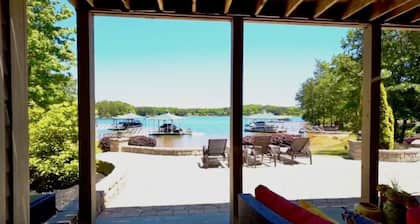 New to VRBO! Big water views, private dock, pool table, 15 min Clemson!