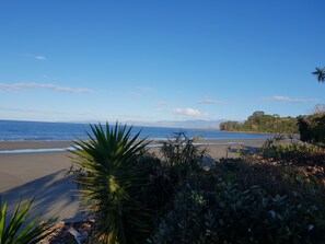 Beach nearby, sun-loungers, beach towels