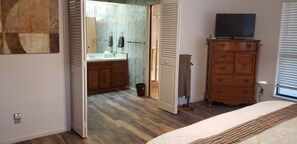 4 bedrooms, WiFi, bed sheets