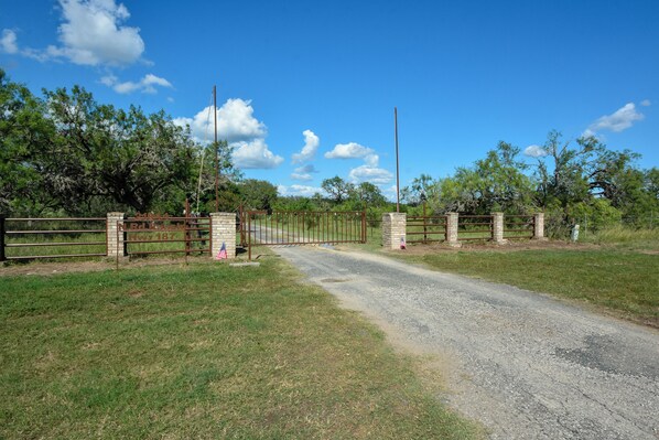 Miscellaneous - Three Oaks Property (Utopia)